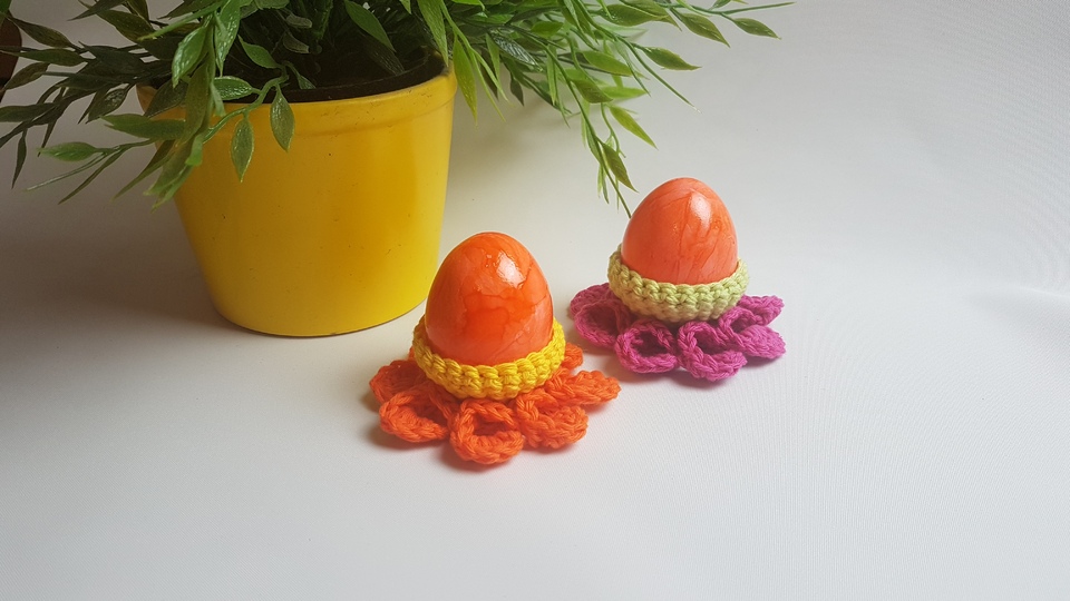 Häkelanleitung Eierbecher, Eierwärmer "Eierblume", 3D-Blume