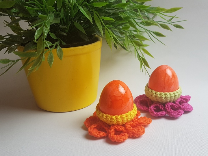 Häkelanleitung Eierbecher, Eierwärmer "Eierblume", 3D-Blume