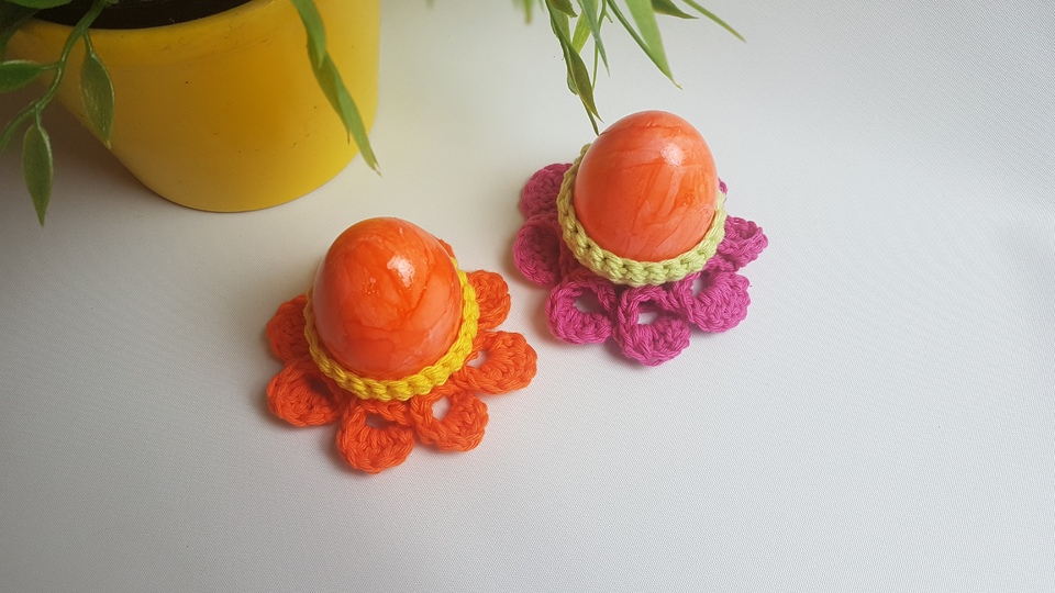 Häkelanleitung Eierbecher, Eierwärmer "Eierblume", 3D-Blume