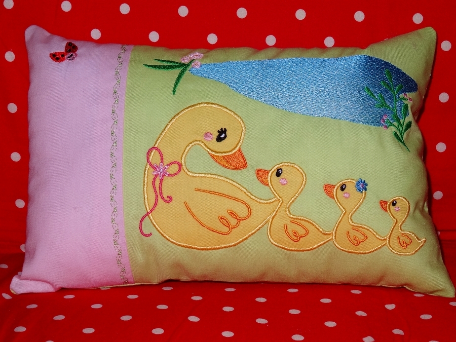 Entenfamilie Kissen ITH + Taschenmotiv Stickdatei