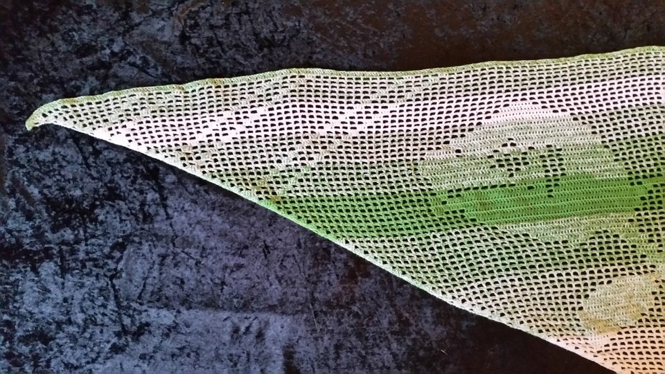 3 Rosen, Motivtuch, Häkeltuch, Dreieckstuch