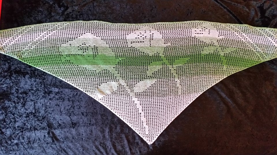 3 Rosen, Motivtuch, Häkeltuch, Dreieckstuch