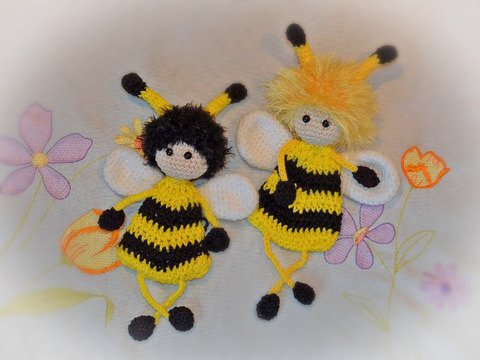 Frühlingsanhänger Biene als Fensterdeko, zu Ostern, Frühlingsdeko, Glücksbringer,Taschenbaumler