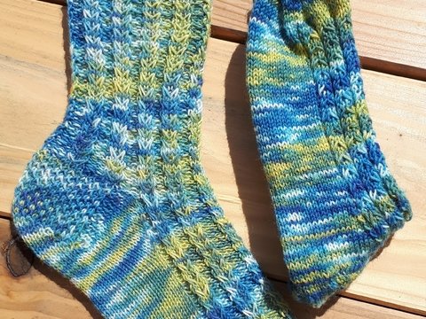 Frühblüher eine Sockenanleitung, die Frühlingsgefühle verbreitet