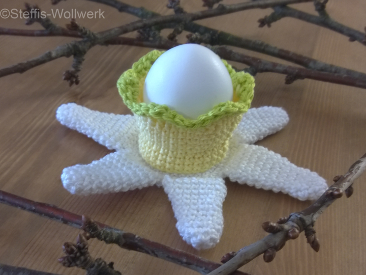 Häkelanleitung Eierbecher "Narzisse"
