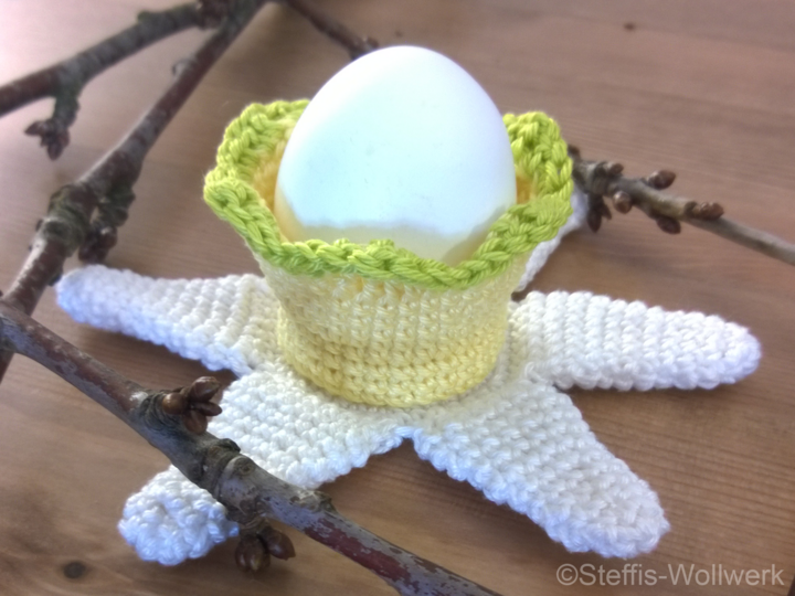 Häkelanleitung Eierbecher "Narzisse"