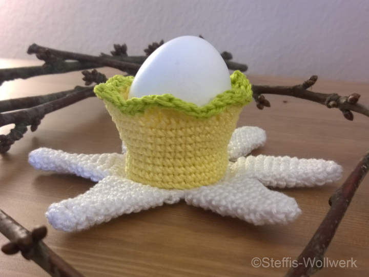 Häkelanleitung Eierbecher "Narzisse"