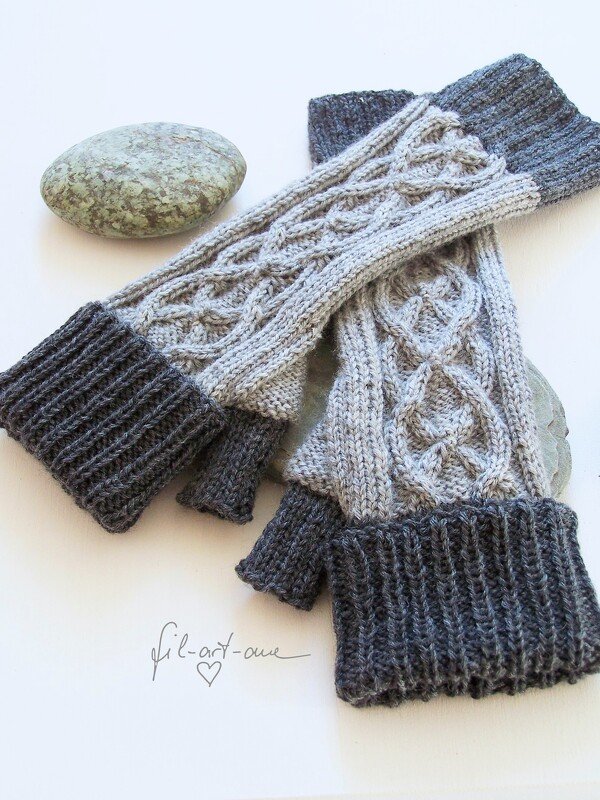 Knitting pattern: Fingerless mitts with Celtic Cables, 3 sizes - Image 6