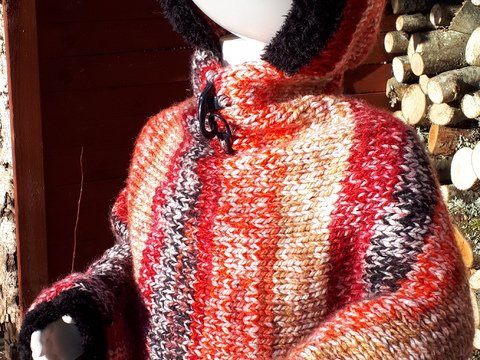 Kinderponcho mit Kapuze