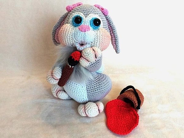 Crochet Pattern "Babsi" and the faulty Easter egg