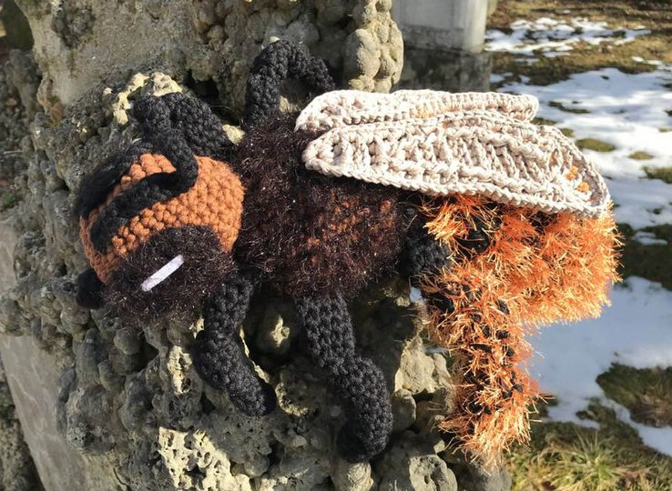 Große Kuschelbiene BERTI