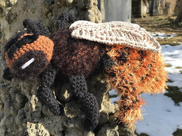 Große Kuschelbiene BERTI