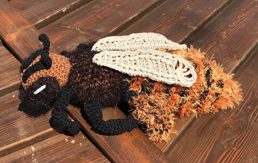 Große Kuschelbiene BERTI