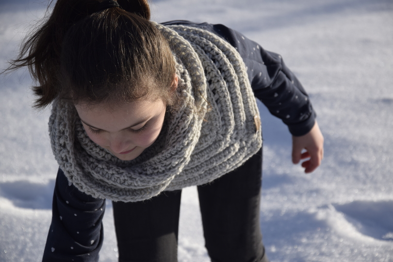 - DELIA - Dreieckschal häkeln für Kleinkinder bis Erwachsene, Schal alle Größen mit Größentabelle, Häkelschal, Loop, Wickelschal, Knopfschal