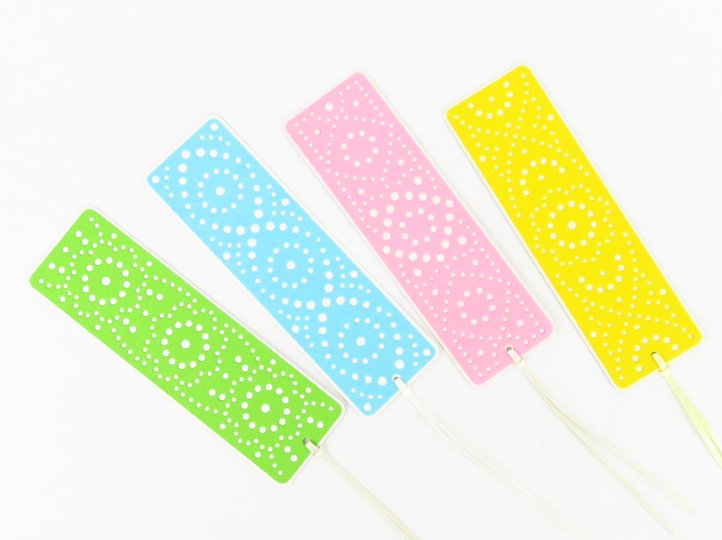 Lesezeichen mit Stanzmuster – Bastelvorlagen und Anleitung