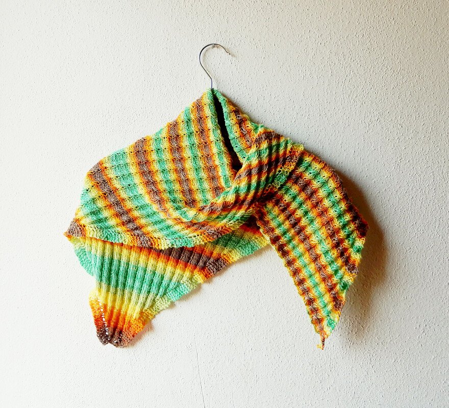 "Zugin" - a triangle-shaped shawl knitting pattern - Image 3