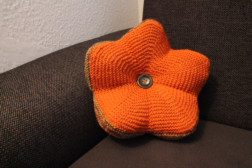 Strickanleitung Kronenkissen