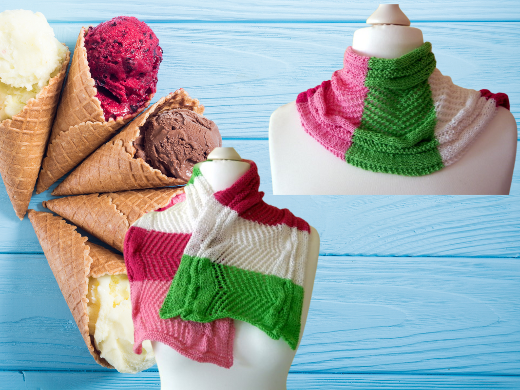 Zwei Strickmodelle mit Blockstreifen in Rosa, Grün und Weiß neben Eiswaffeln auf blauem Holz.