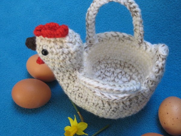 Ravelry: Chicken Egg Hunt Basket Easter Bowl pattern by Millionbells