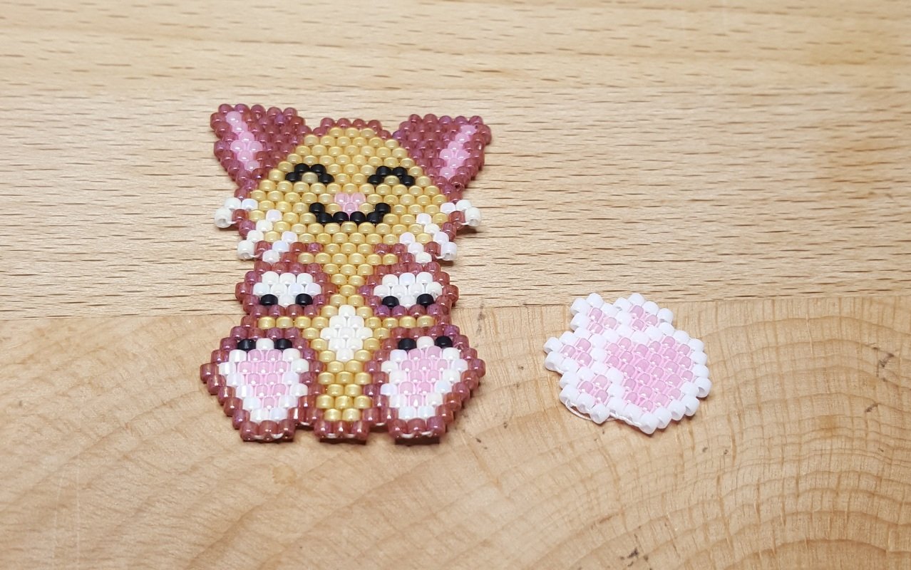 "Mika" das Kätzchen und Pfötchen / Perlen Charm / Anhänger