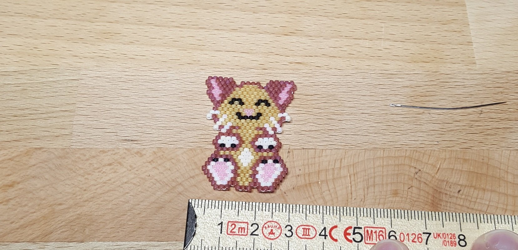 "Mika" das Kätzchen und Pfötchen / Perlen Charm / Anhänger