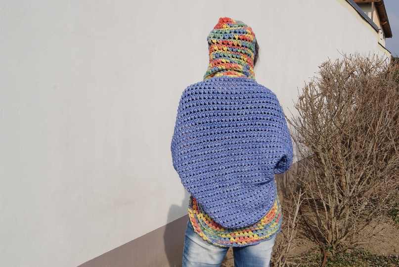 Weste / Seelenwärmer / Shrug mit Kapuze WOODSTOCK (für alle Größen)