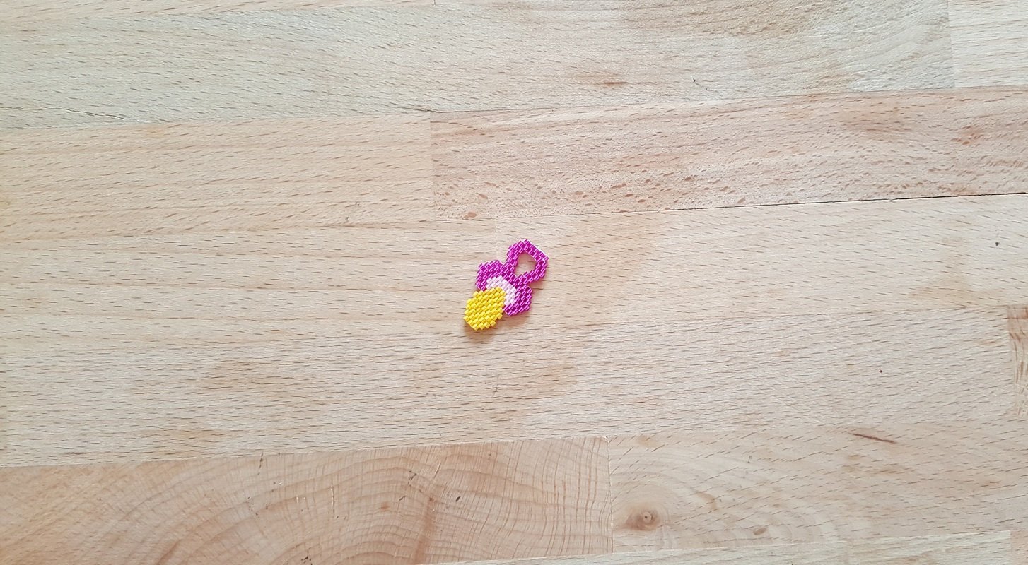 Kleiner Schnuller / Charm / Anhänger / Ohrring