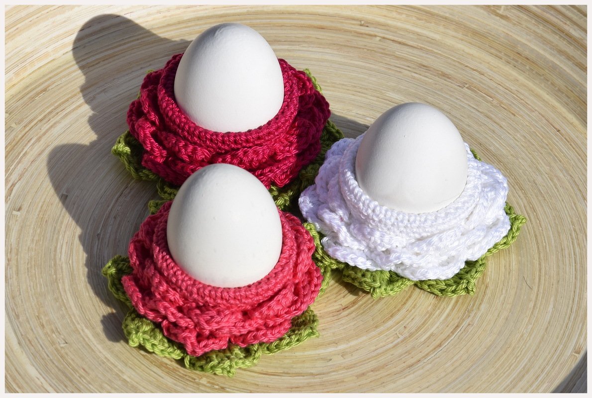 - ROSY - Roseneierbecher häkeln, Rosen, Eierbecher, Ostern, Frühstückstisch Deko, Geschenkidee