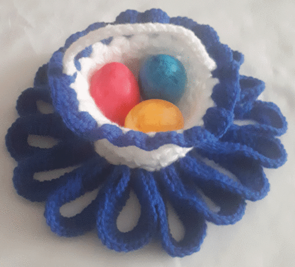 Osterkörbchen mit Deckchen