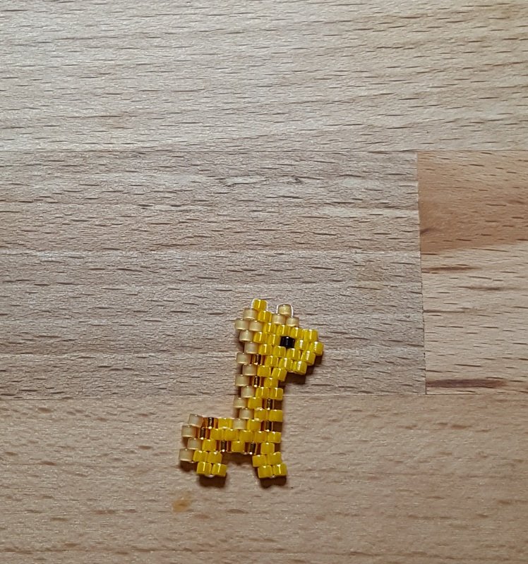 Kleine Giraffe / Charm / Anhänger / Ohrring - Bild 2