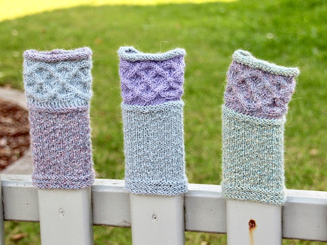 Armstulpen mit keltischem Flechtmuster, 2 Strickanleitungen im Set - Bild 10