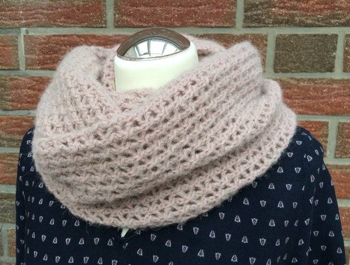 Strickanleitung für Loopschal "Träumerei"