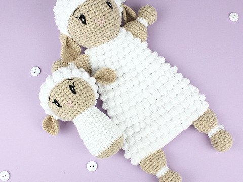 Häkelanleitung “Schmusetuch und Rassel LAMM”