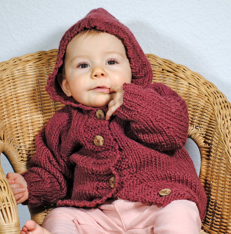Strickanleitung Kapuzenjacke Linus &amp; Lina für Babys von 0-24 Monate