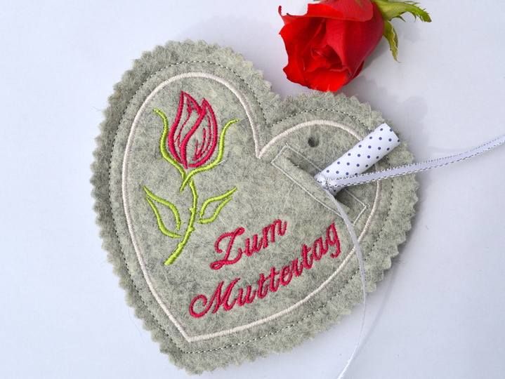 ITH Stickdatei Geschenkanhänger Herz zum Muttertag 3er SET für Botschaften Geldgeschenke 10x10cm