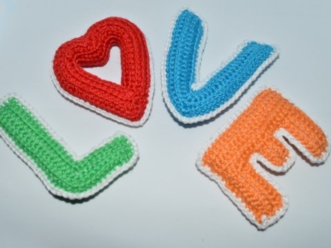 LOVE Häkelbuchstaben