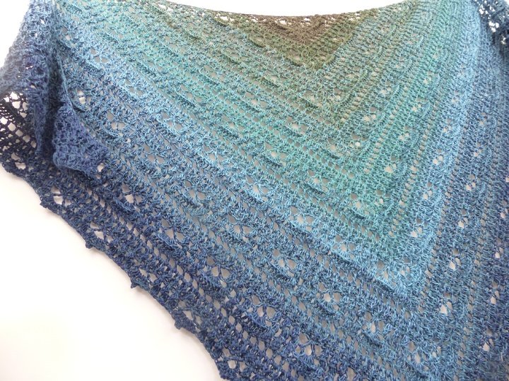 In'finito 5.0 Häkelanleitung für ein schönes Schultertuch Endlostuch