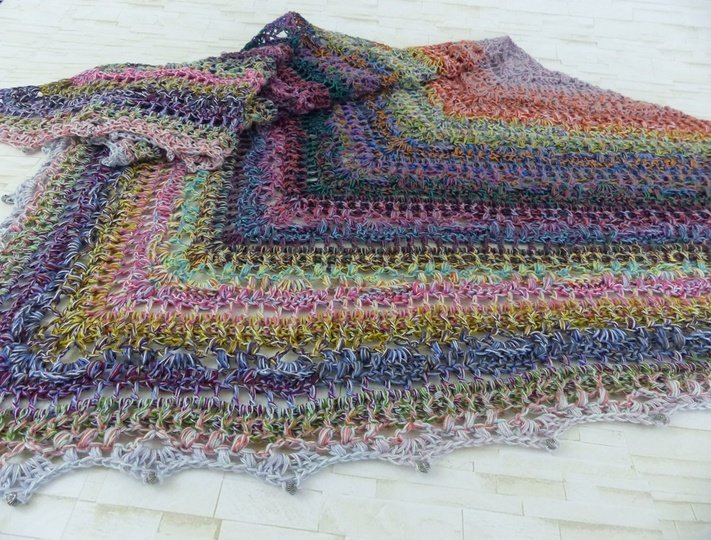 In'finito 5.0 Häkelanleitung für ein schönes Schultertuch Endlostuch