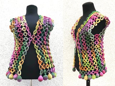 Weste "Christako" mit gehäkelten Kugeln