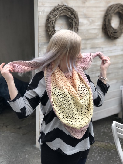 Häkelanleitung Dreieckstuch "Frühlingstanz"