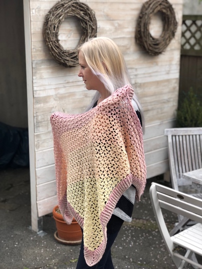 Häkelanleitung Dreieckstuch "Frühlingstanz"