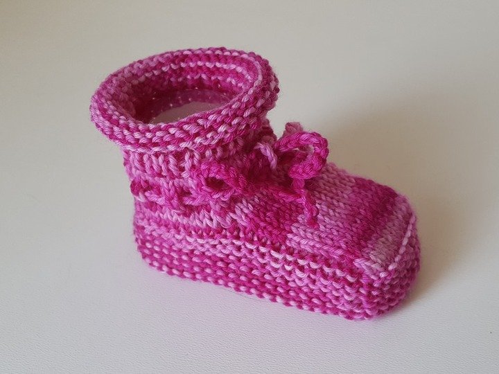 Strickanleitung Babyschuhe aus Wollresten / Sockenwolle,  ca. 9 cm  #250