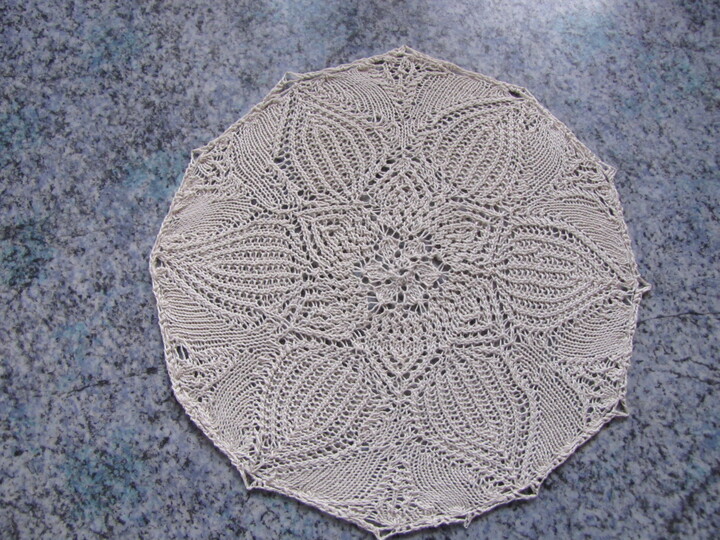 Strickanleitung _ Deckchen Gisela