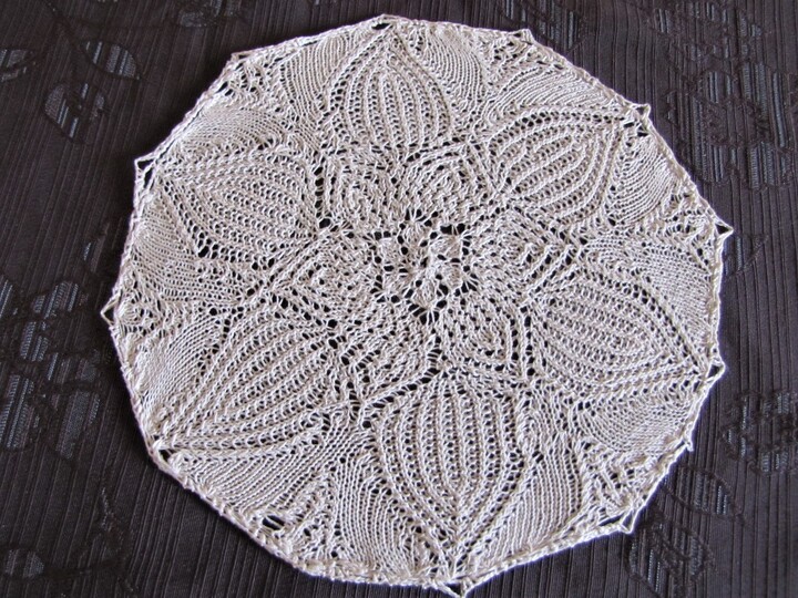 Strickanleitung _ Deckchen Gisela