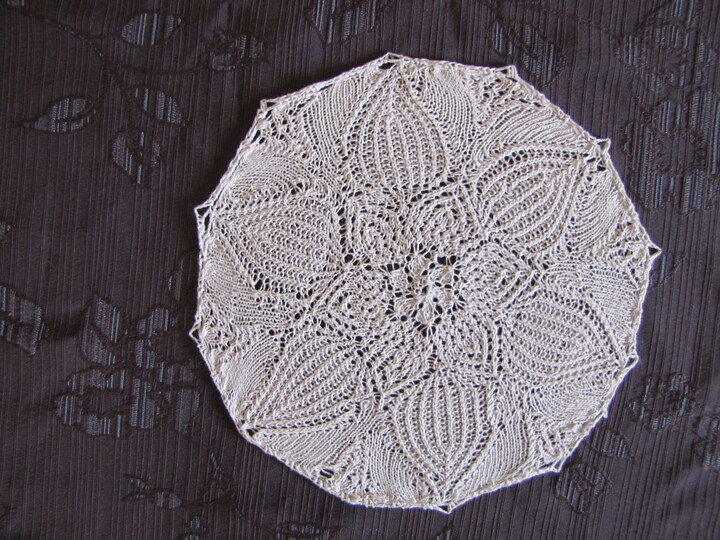 Strickanleitung _ Deckchen Gisela