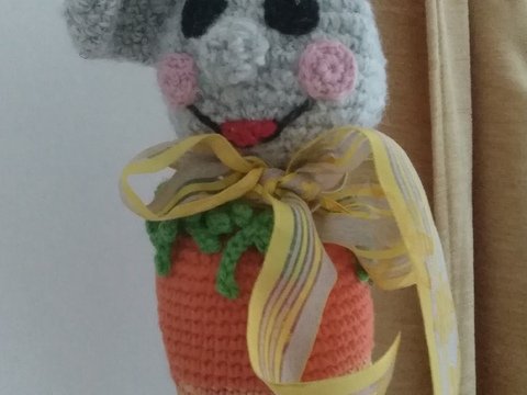 Häkelanleitung - orgineller Osterhase mit Karotte zum Aufhängen, ca. 35 cm