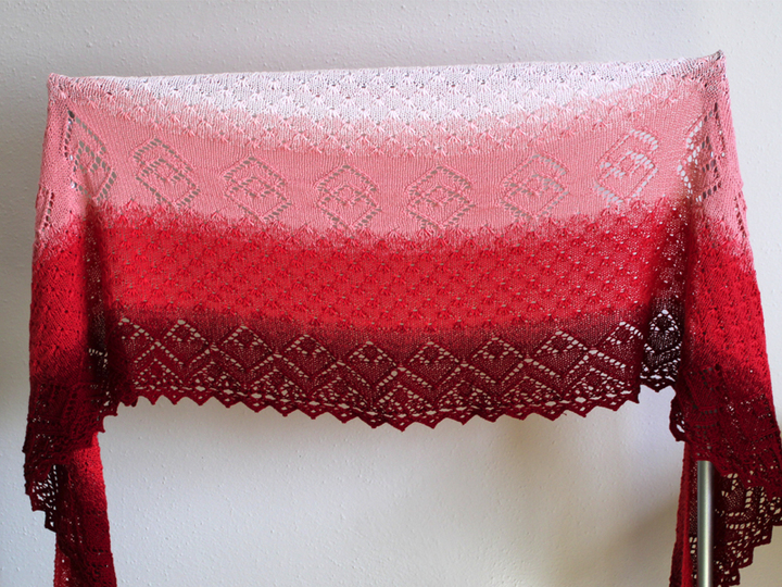 Strickanleitung sichelförmiges Tuch Anika