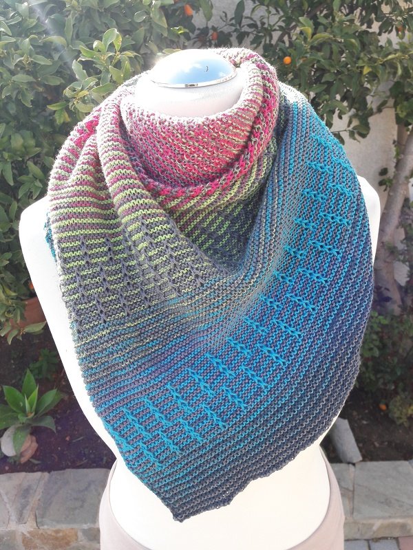 Scarf with Slip Stitch Ladders with a special yarn "Lighthouse"