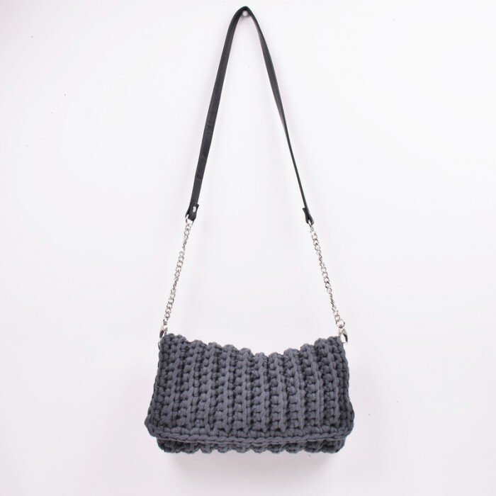 Rib Clutch - Crochet