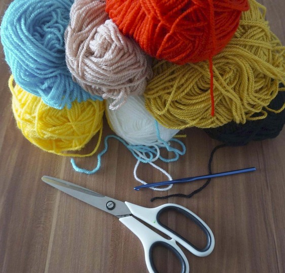 Crochet pattern: unicorn cuddle cushion